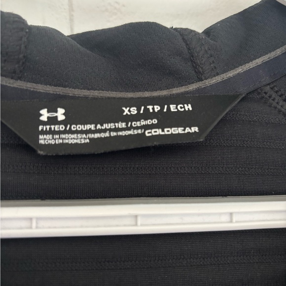 XS Black Under Armour Fitted Spring Jacket - Picture 3 of 3